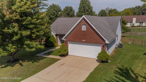 Tiny photo for 10815 Silvermoon Ct, Louisville, KY 40241 (MLS # 1729605)