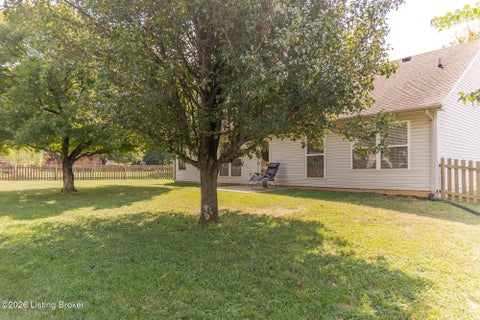 Tiny photo for 10815 Silvermoon Ct, Louisville, KY 40241 (MLS # 1729605)