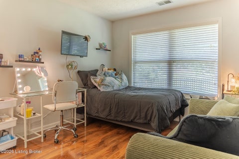 Tiny photo for 10815 Silvermoon Ct, Louisville, KY 40241 (MLS # 1729605)