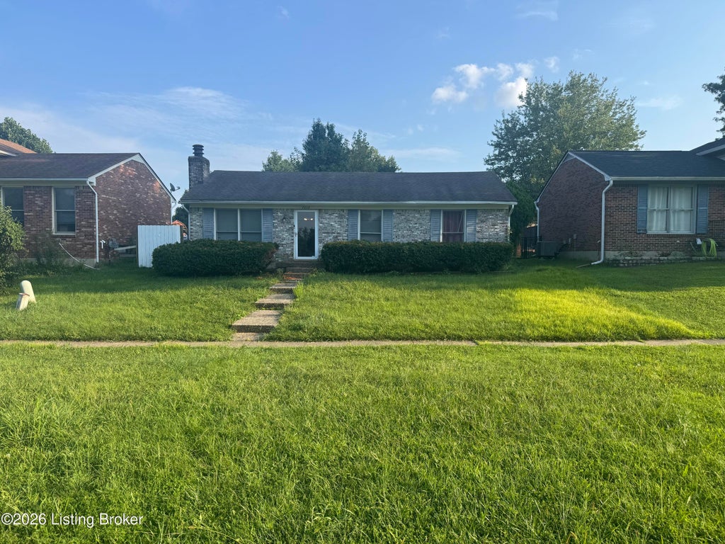 Photo of 7202 Quail Ridge Rd, Louisville, KY 40291 (MLS # 1726662)