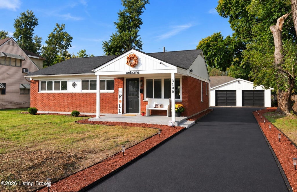 Photo of 3100 Doreen Way, Louisville, KY 40220 (MLS # 1729353)