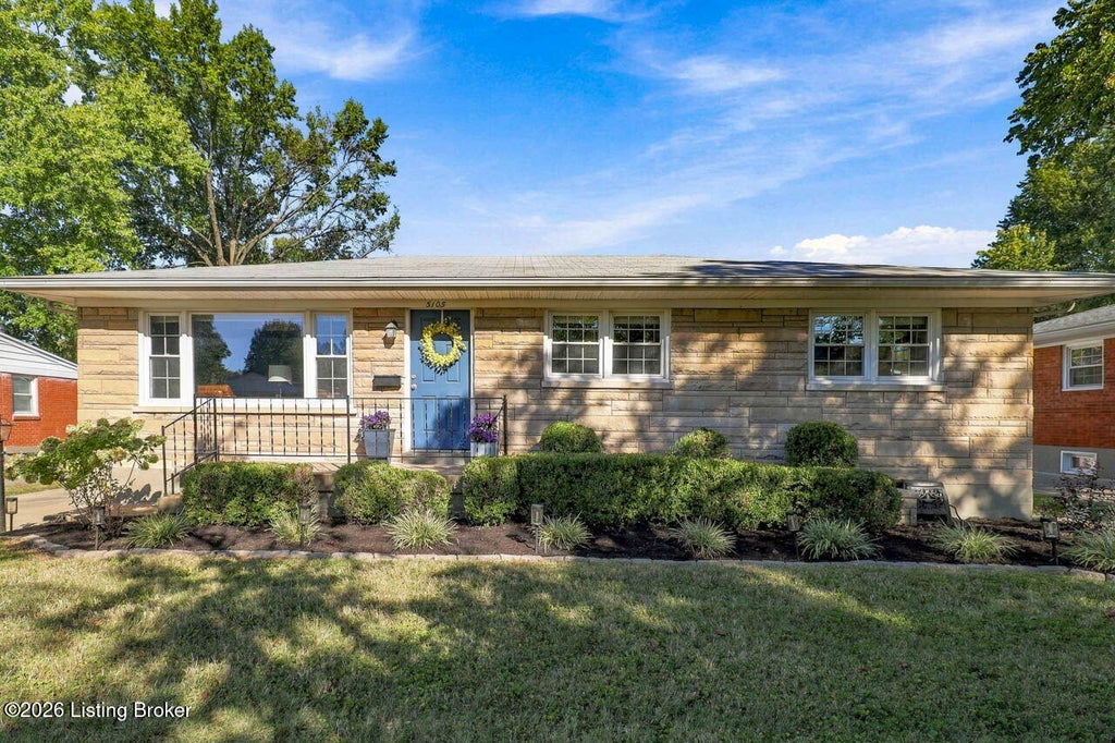Photo of 3105 Klonway Dr, Louisville, KY 40220 (MLS # 1731135)