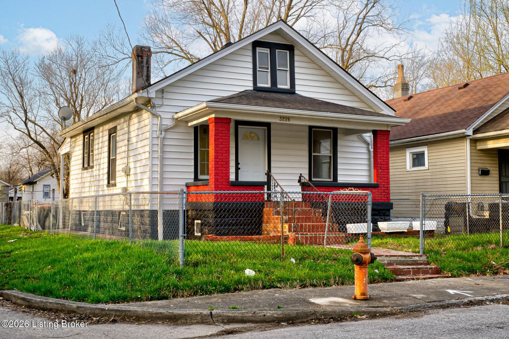 Photo of 3226 W Jefferson St, Louisville, KY 40212 (MLS # 1712442)