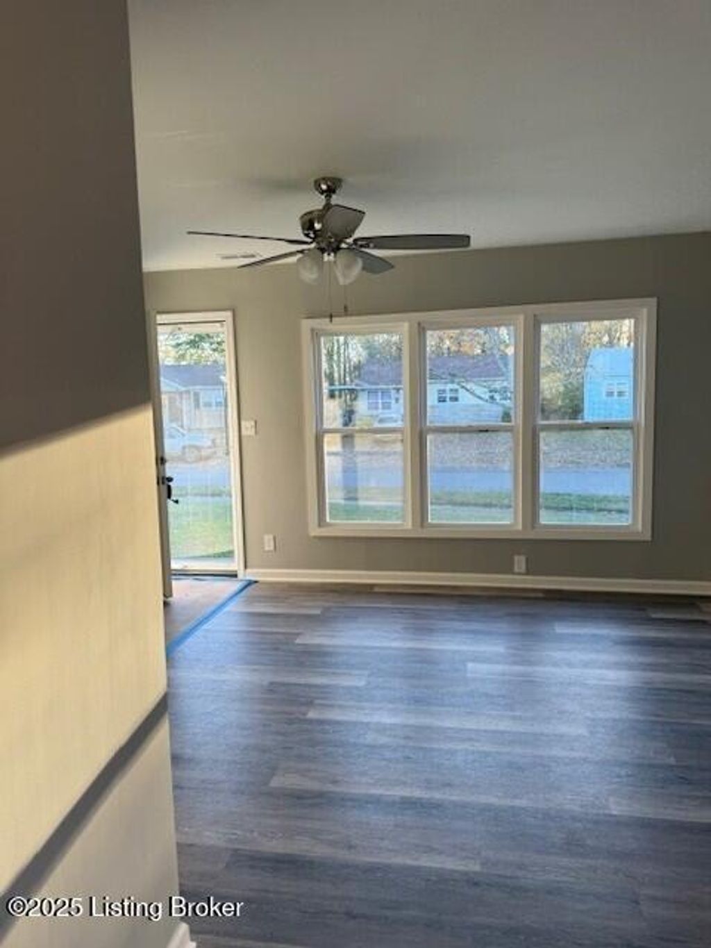 Photo of 4209 Saint Francis Ln, Louisville, KY 40218 (MLS # 1704022)