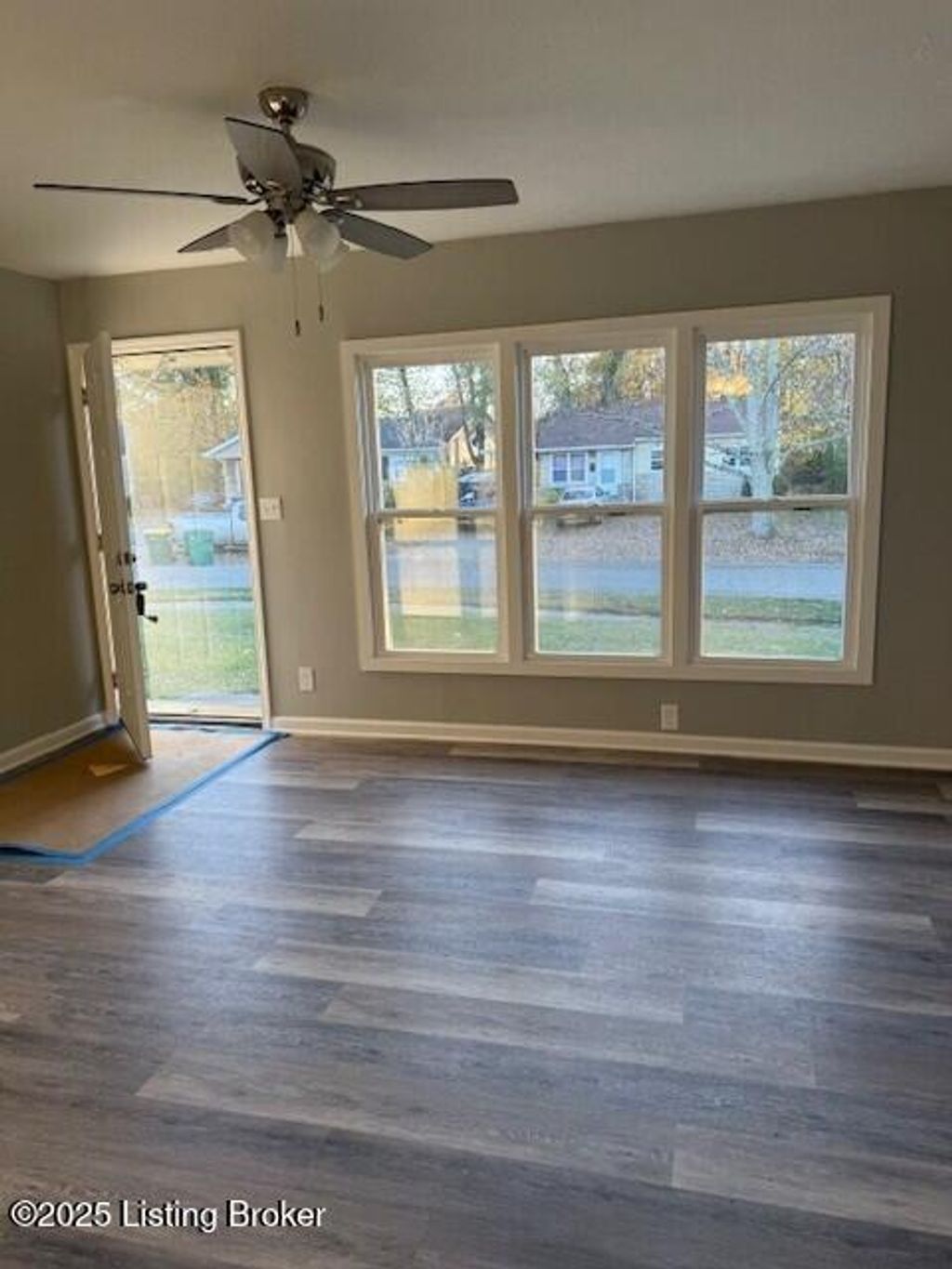 Photo of 4209 Saint Francis Ln, Louisville, KY 40218 (MLS # 1704022)