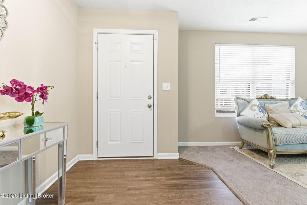 Photo of 12097 Parkview Trace Dr, Louisville, KY 40229 (MLS # 1707799)