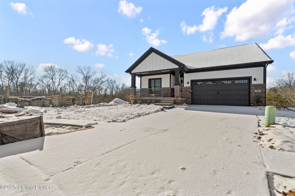 Photo of 5919 Ruby Falls Dr, Prospect, KY 40059 (MLS # 1705489)