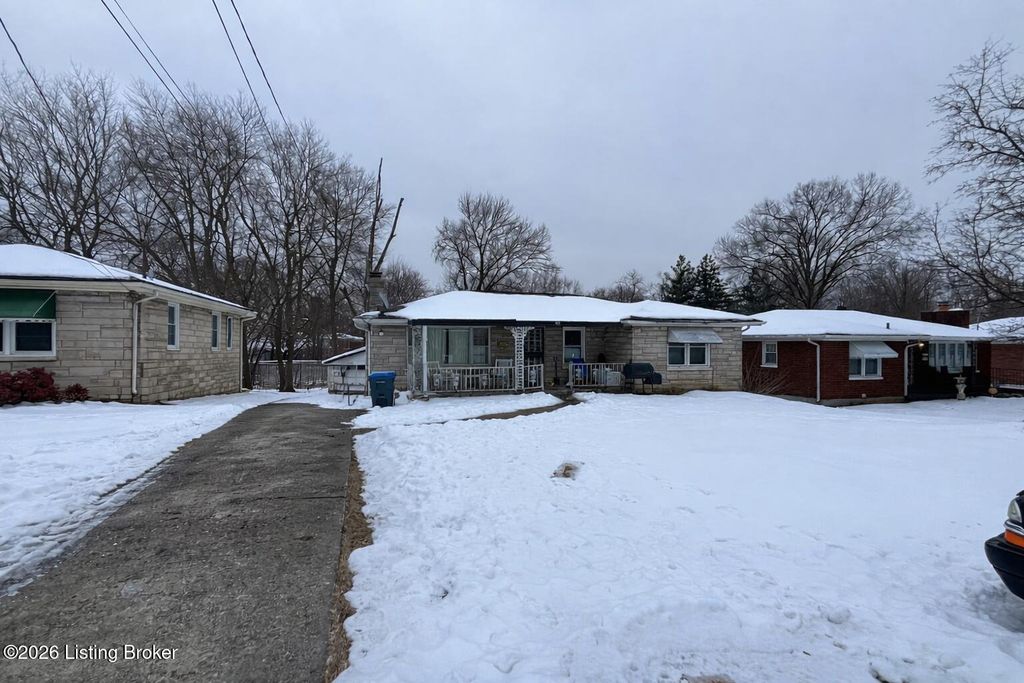 Photo of 7905 Bluebonnet Rd, Louisville, KY 40258 (MLS # 1708737)