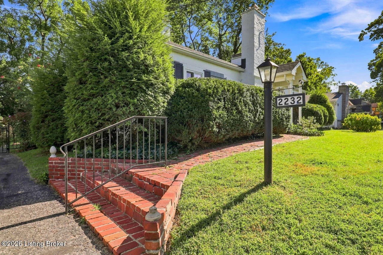 2232 Hawthorne Ave