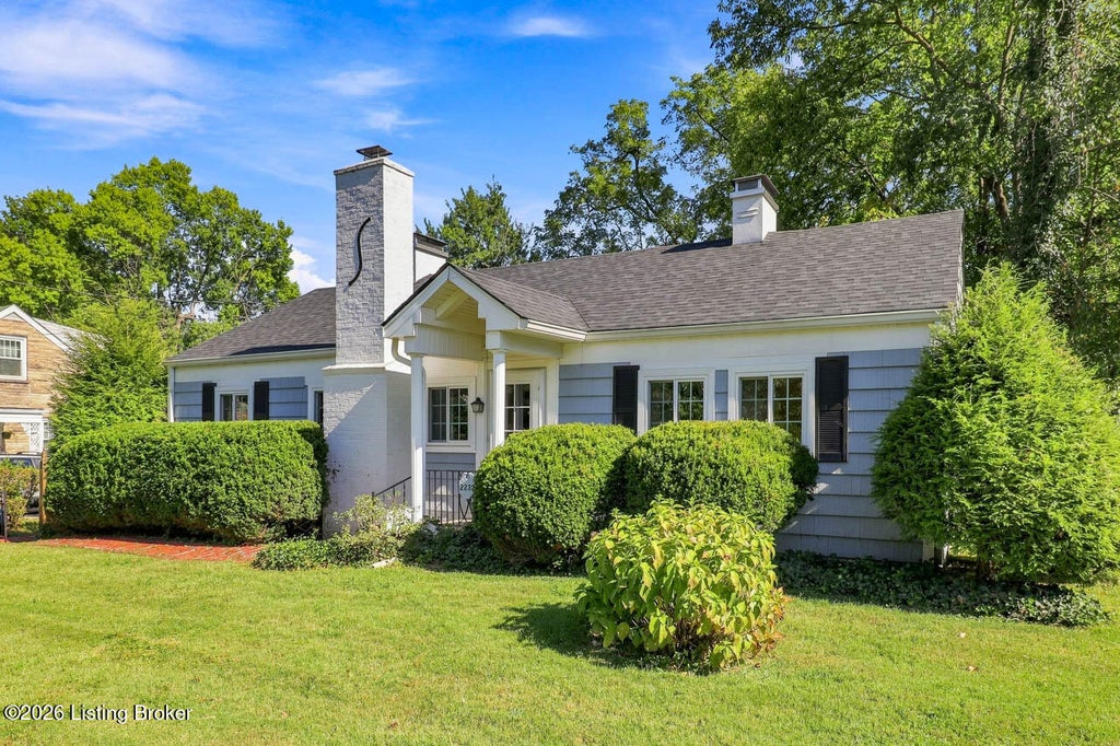 Photo of 2232 Hawthorne Ave, Louisville, KY 40205 (MLS # 1730979)