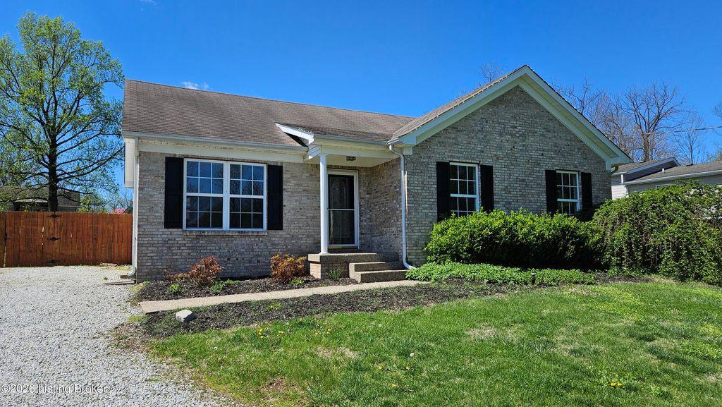 Photo of 6222 Sumac Ln, Crestwood, KY 40014 (MLS # 1713431)