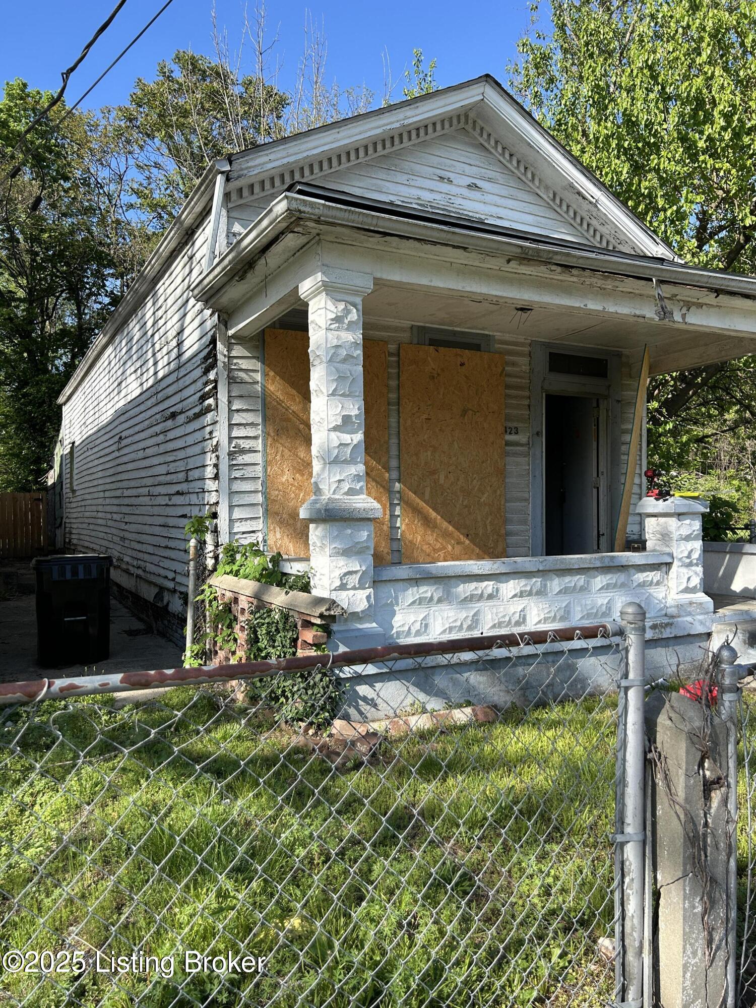 2423 Cedar St, Louisville, Pennsylvania image 1