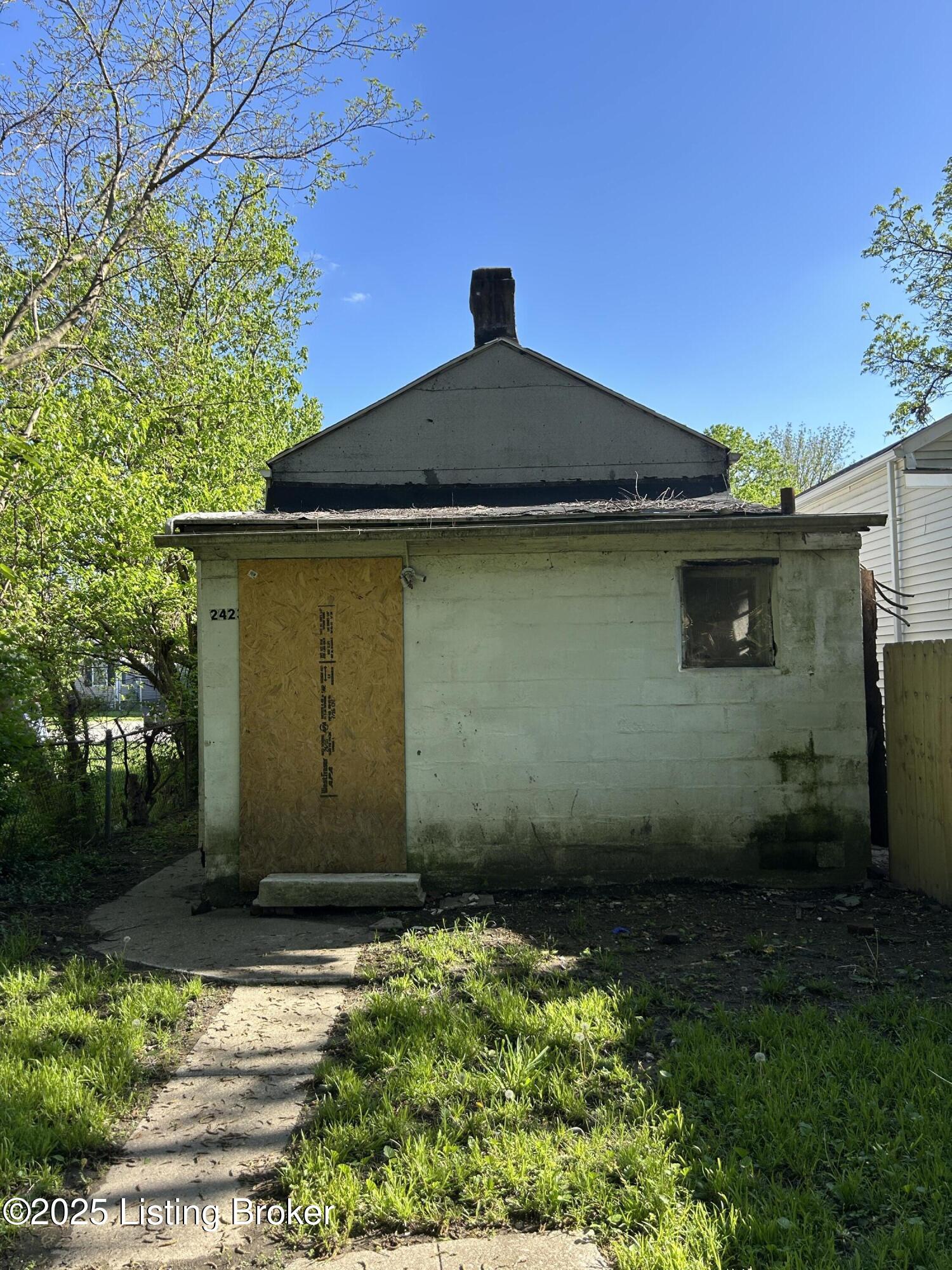 2423 Cedar St, Louisville, Pennsylvania image 10
