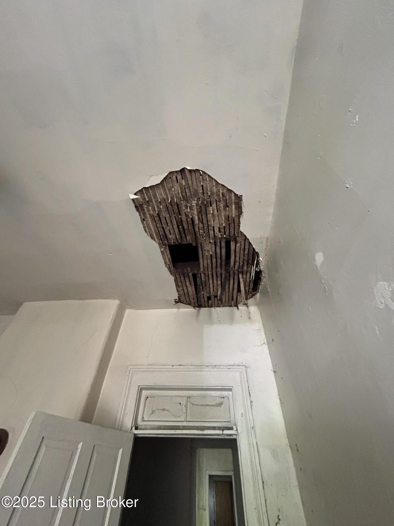 2423 Cedar St, Louisville, Pennsylvania image 4