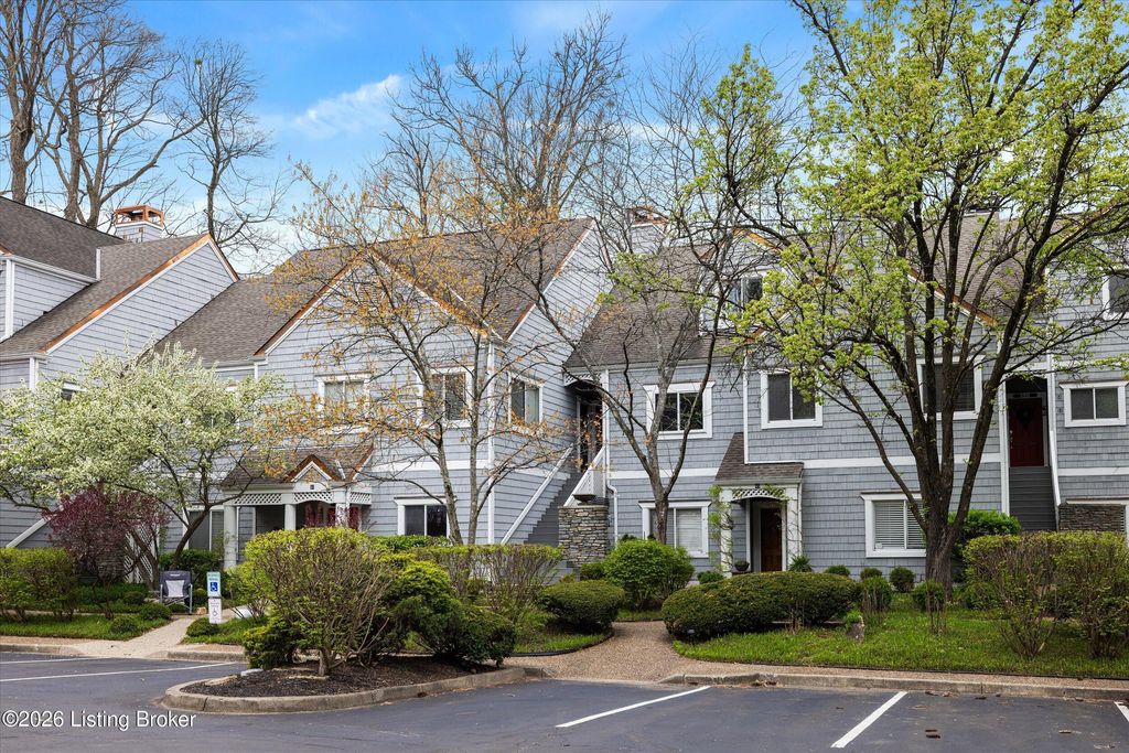 Photo of 750 Zorn Ave # 52-6, Louisville, KY 40206 (MLS # 1713004)