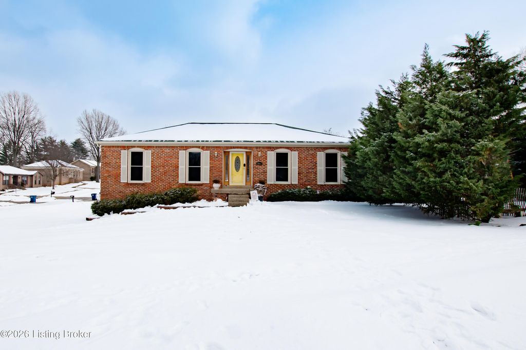 Photo of 2801 Lexham Rd, Louisville, KY 40220 (MLS # 1708527)