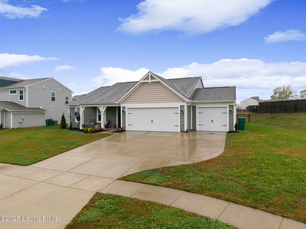 Photo of 172 Sienna Dr, Shepherdsville, KY 40165 (MLS # 1702183)