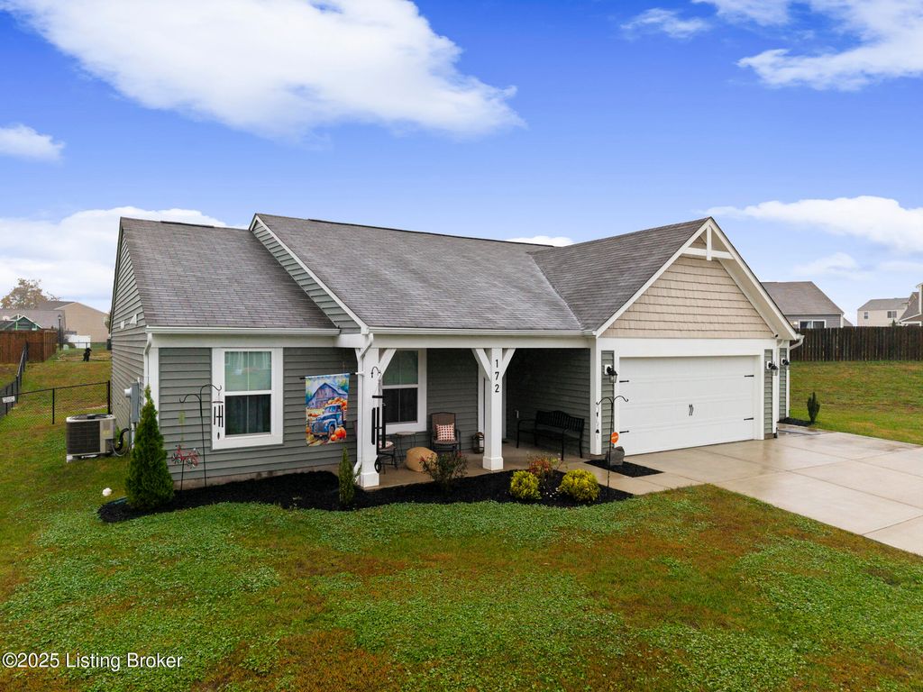 Photo of 172 Sienna Dr, Shepherdsville, KY 40165 (MLS # 1702183)