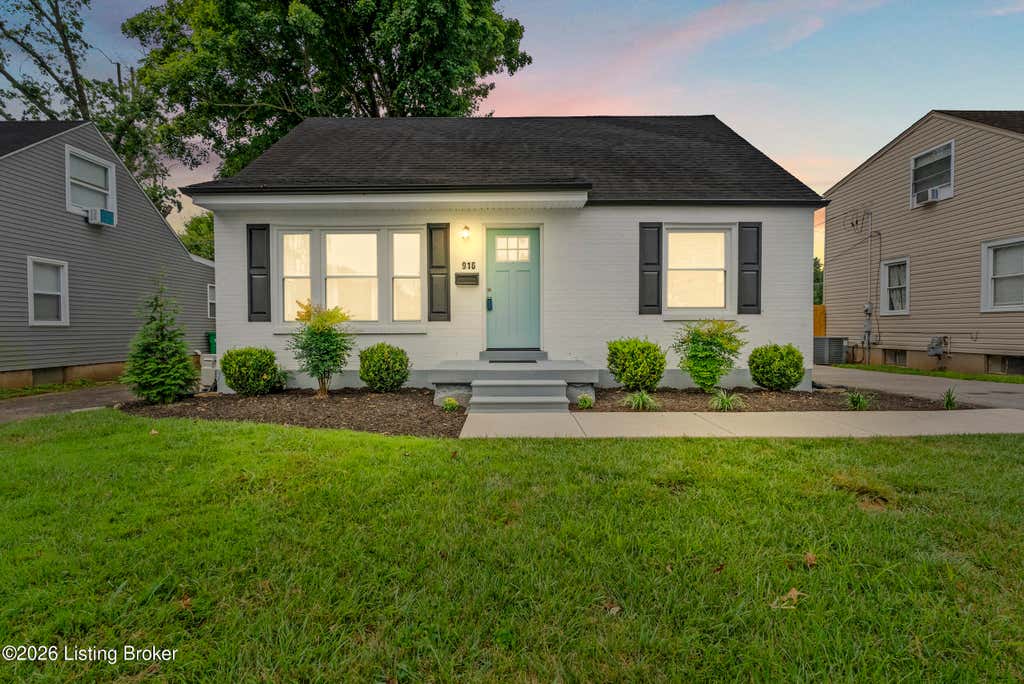 Photo of 916 Fountain Ave, Louisville, KY 40222 (MLS # 1726825)