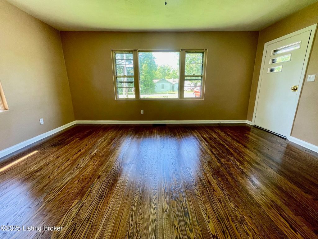 Photo of 1576 Old Ford Rd, New Albany, IN 47150 (MLS # 1724366)