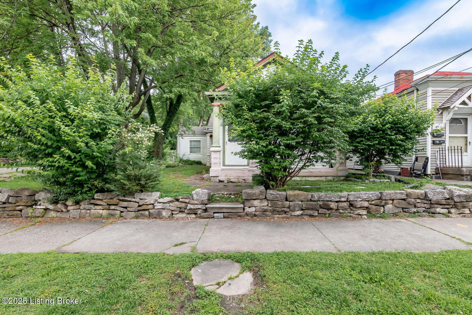 109 S Charlton St, Louisville, Pennsylvania image 3