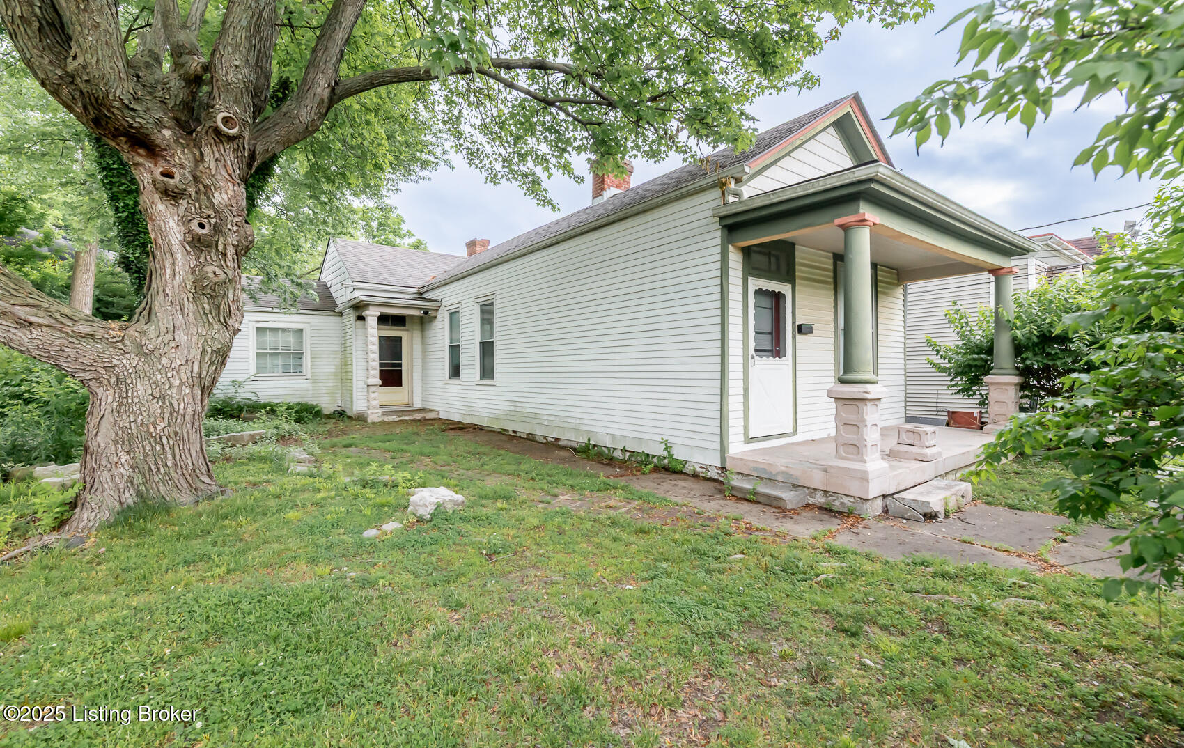 109 S Charlton St, Louisville, Pennsylvania image 1