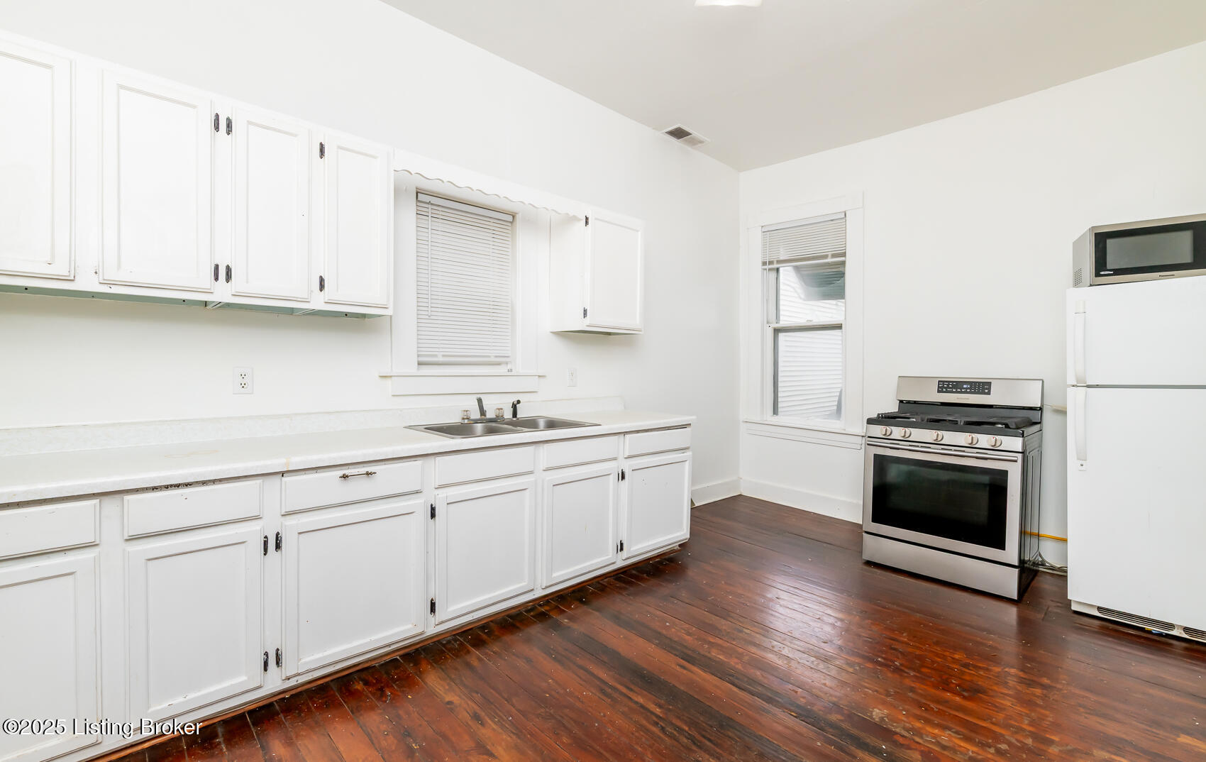 109 S Charlton St, Louisville, Pennsylvania image 31