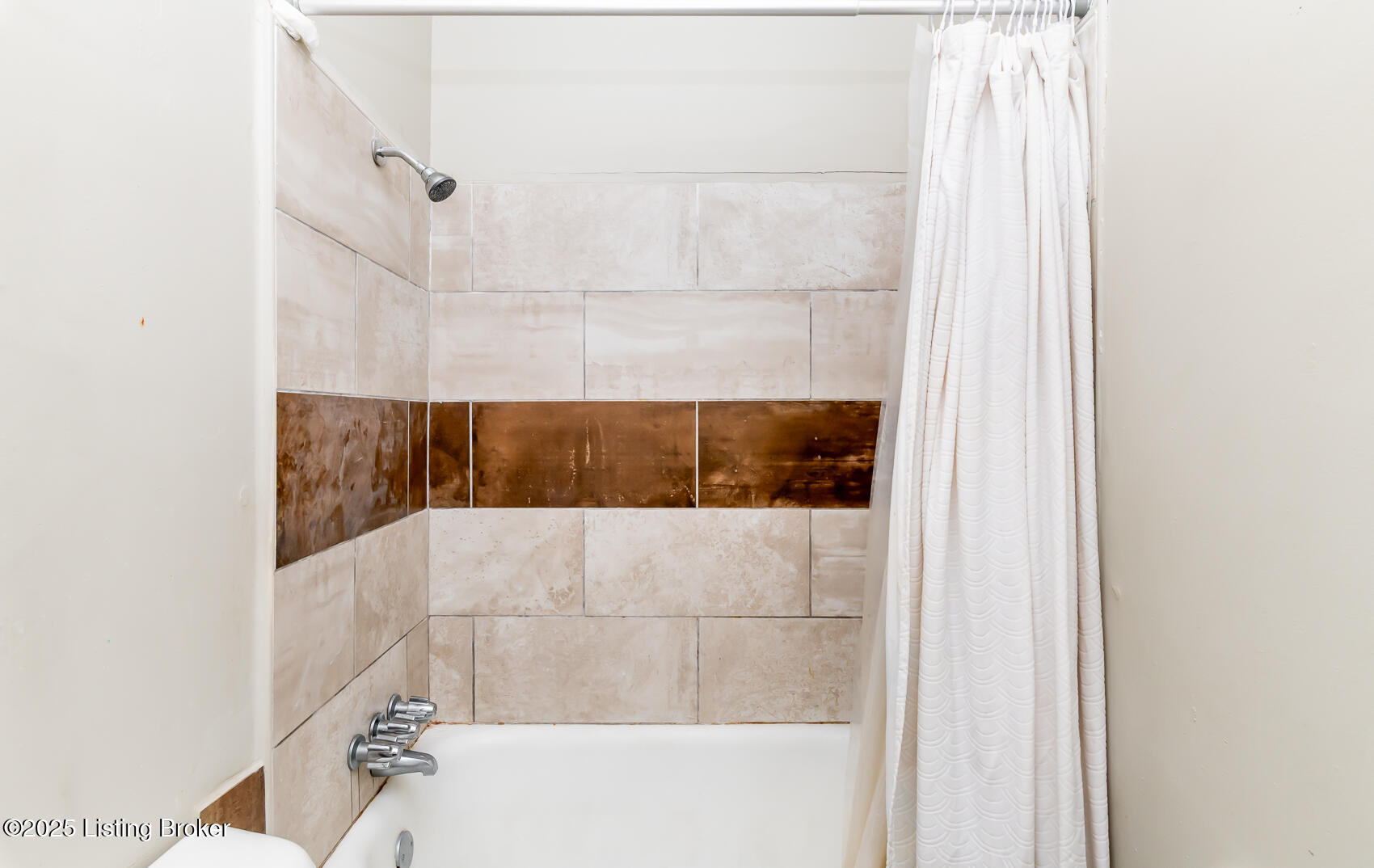 109 S Charlton St, Louisville, Pennsylvania image 19