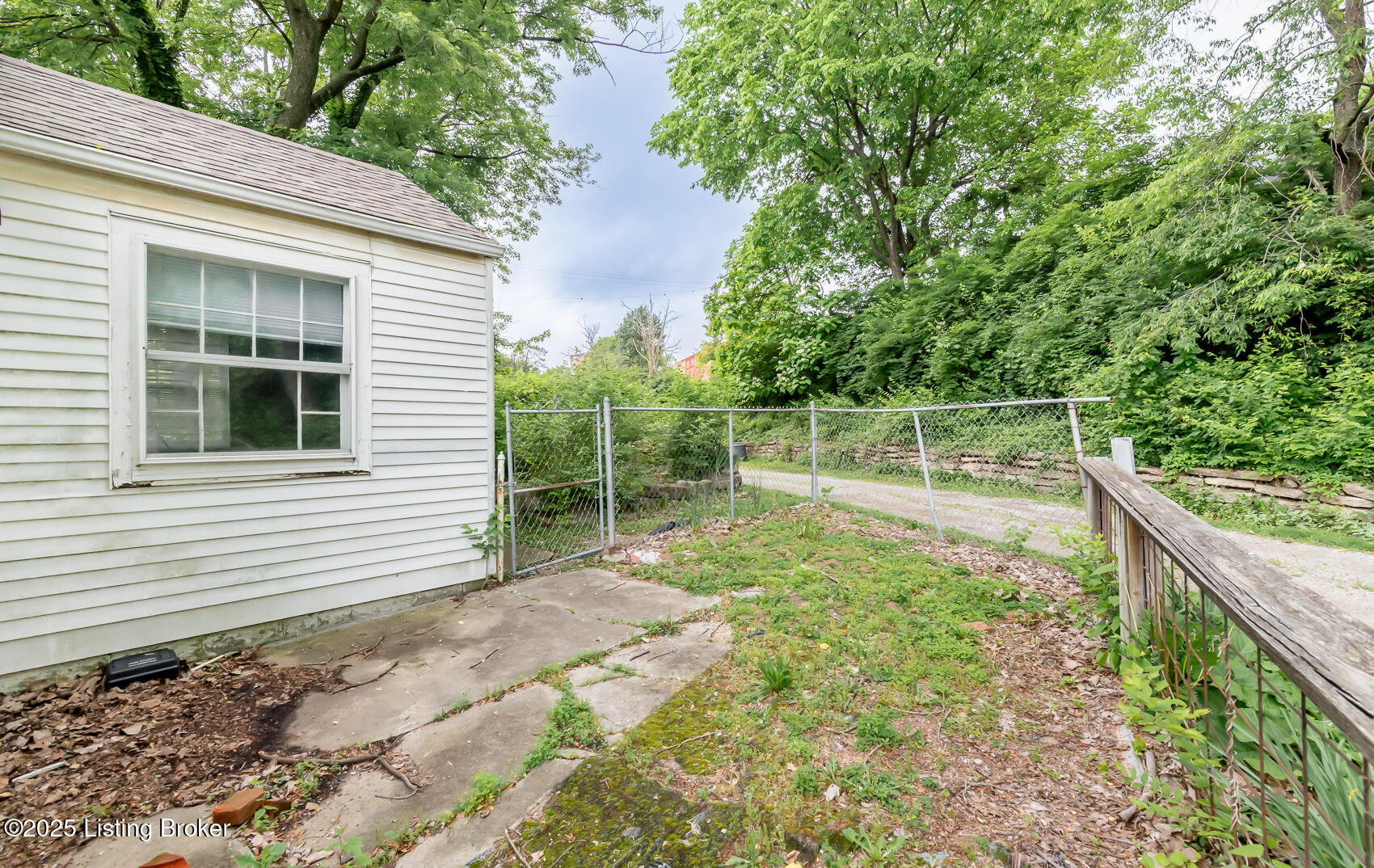 109 S Charlton St, Louisville, Pennsylvania image 49