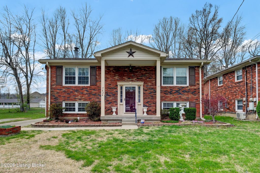 Photo of 7624 Greenfield Ave, Louisville, KY 40214 (MLS # 1712946)