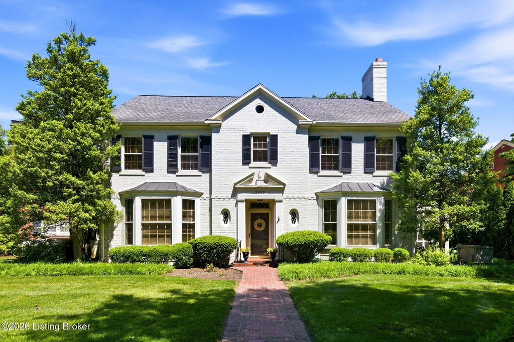 Photo of 2343 Village Dr, Louisville, KY 40205 (MLS # 1716187)