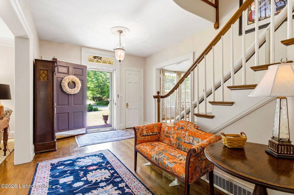 Photo of 2343 Village Dr, Louisville, KY 40205 (MLS # 1716187)