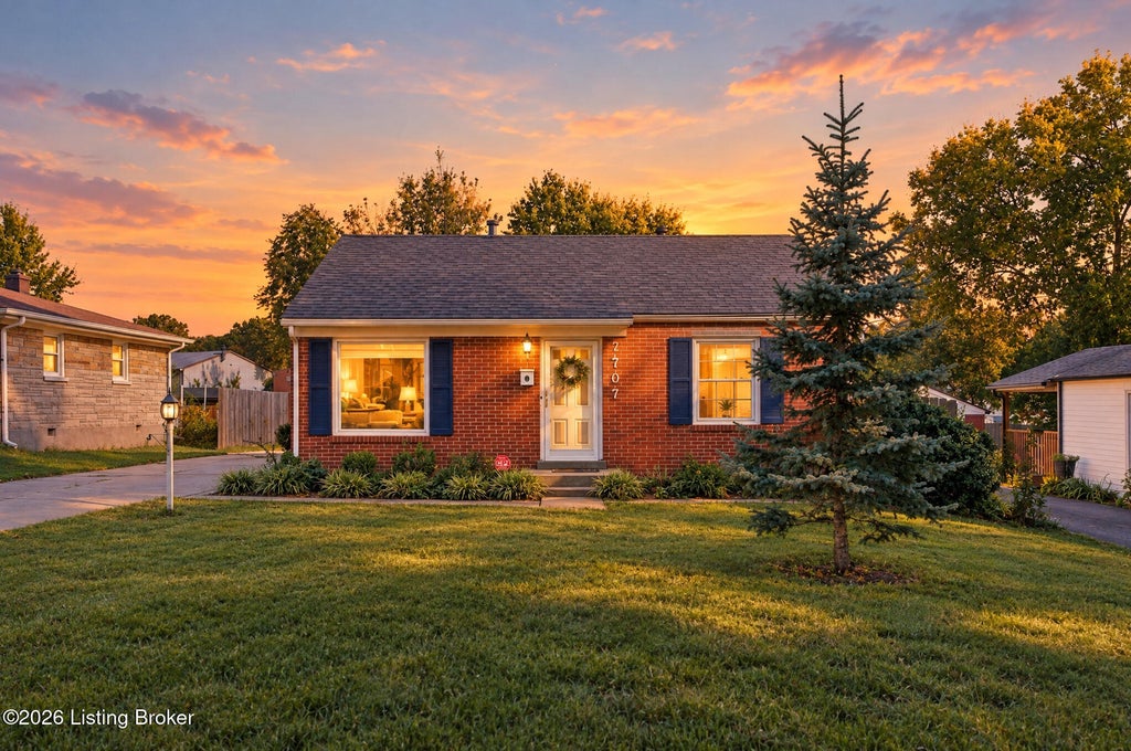 Photo of 7707 Dingle Dell Rd, Louisville, KY 40214 (MLS # 1731248)