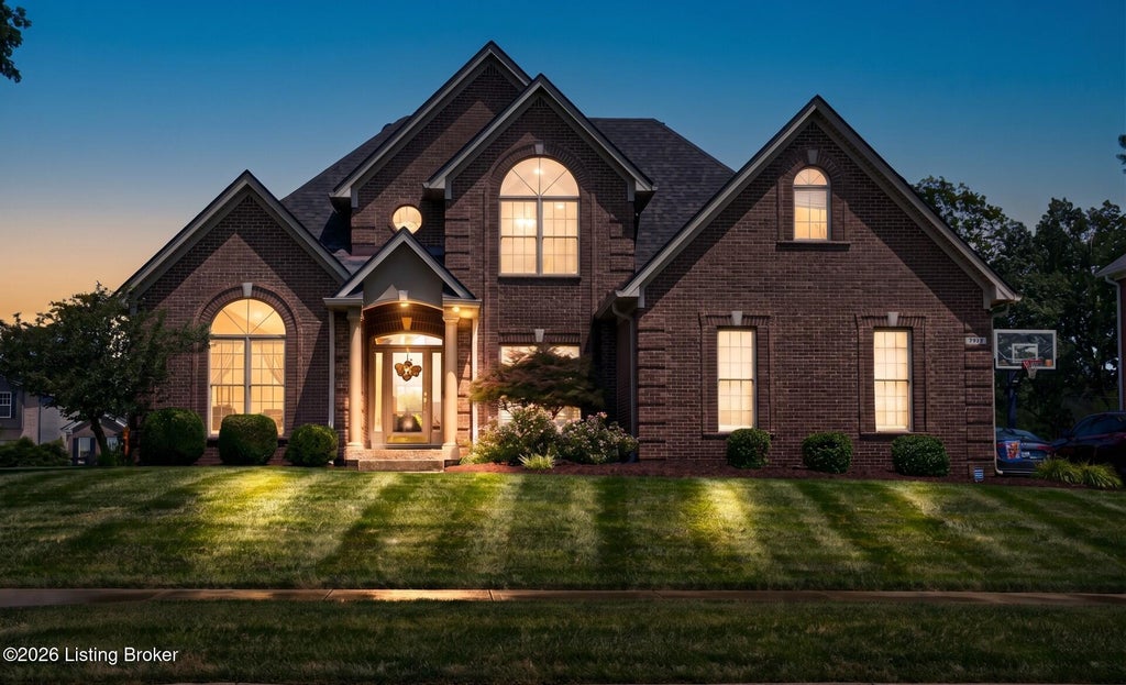 Photo of 7915 Kendrick Crossing Ln, Louisville, KY 40291 (MLS # 1722393)