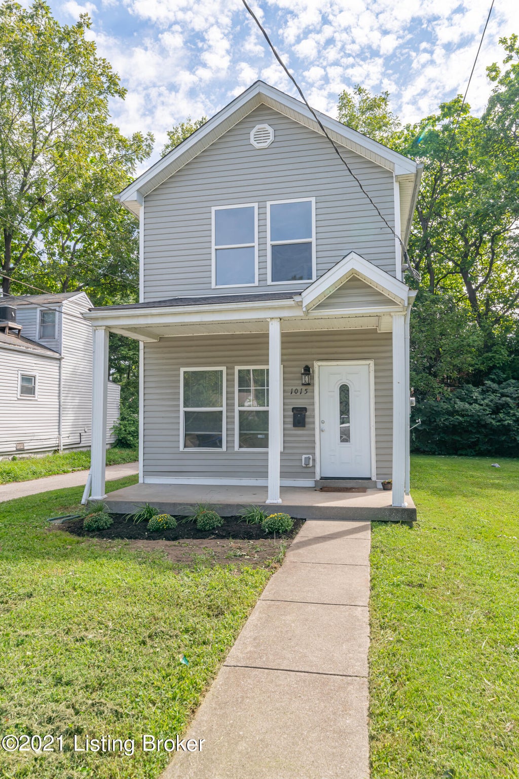 Photo of 1015 S Hancock St, Louisville, KY 40203 (MLS # 1727777)