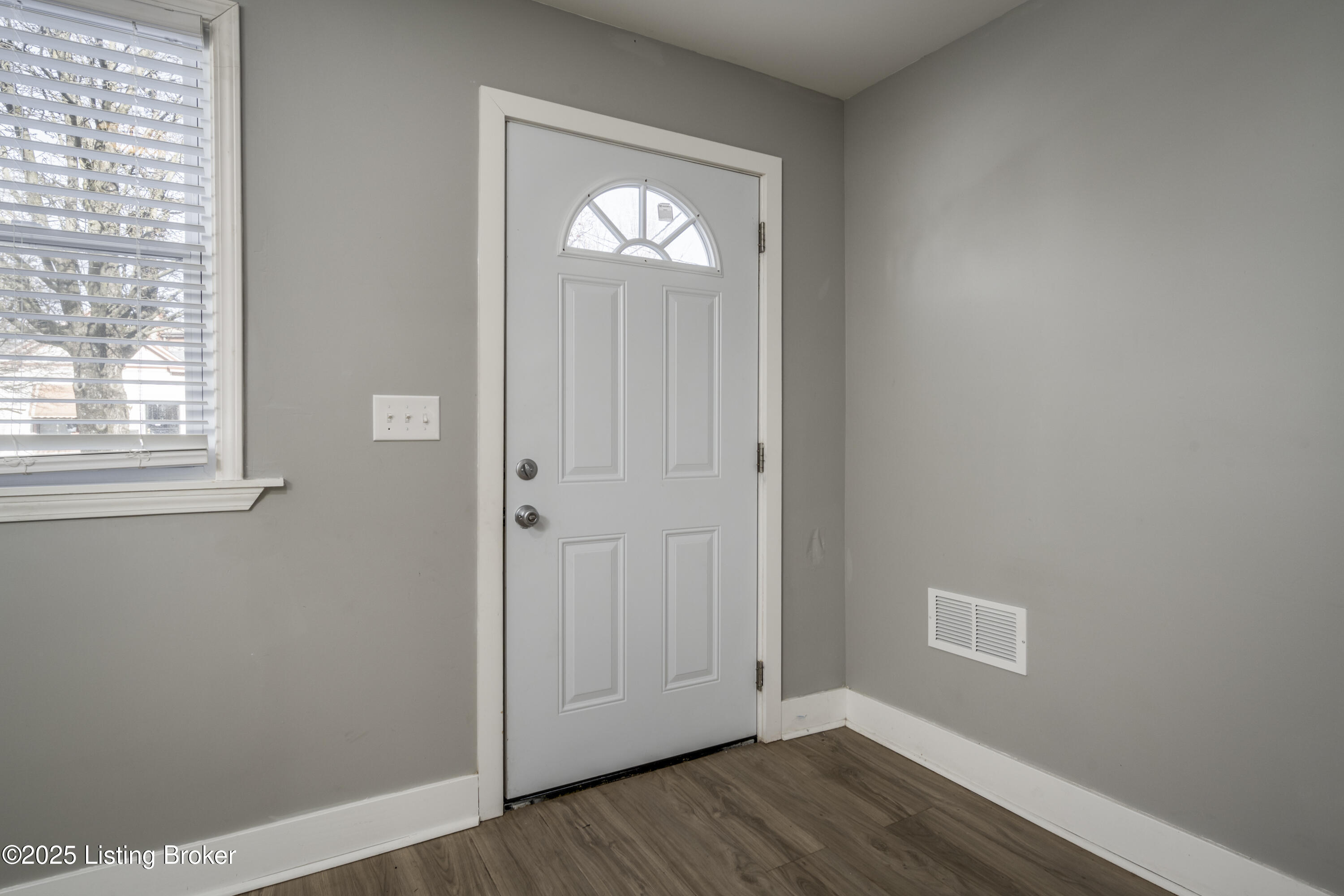 2532 Saint Cecilia St, Louisville, Kentucky image 2