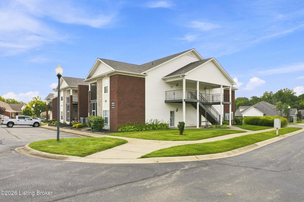 Photo of 9900 Lindsey Springs Way #201, Louisville, KY 40291 (MLS # 1727644)
