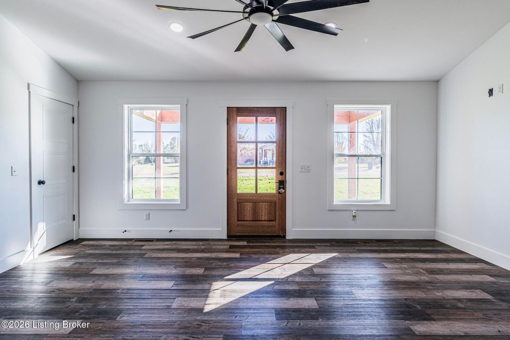 Photo of 143 Needmore Acres Rd, Glasgow, KY 42141 (MLS # 1718283)