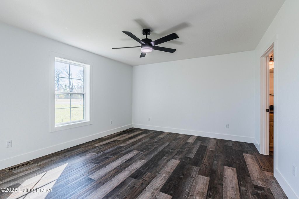 Photo of 143 Needmore Acres Rd, Glasgow, KY 42141 (MLS # 1718283)
