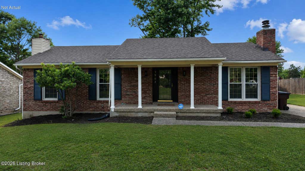 Photo of 3902 Bristol Oaks Dr, Jeffersontown, KY 40299 (MLS # 1726201)