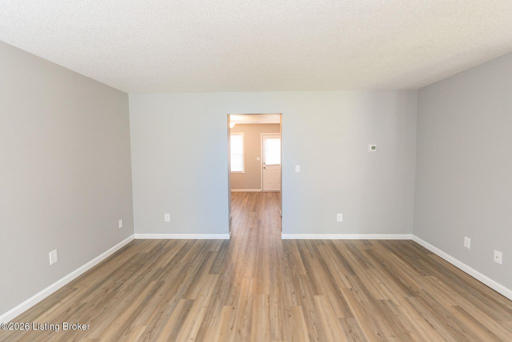 Photo of 315 Berkley Ct #APT 1, Radcliff, KY 40160 (MLS # 1721180)