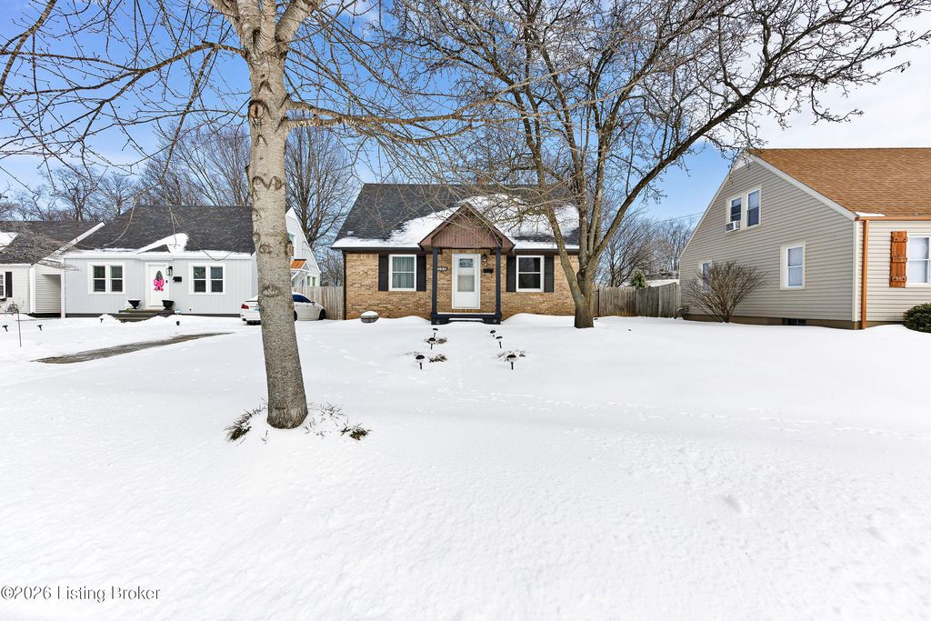 Photo of 40 Bluegrass Ct, Bardstown, KY 40004 (MLS # 1711593)