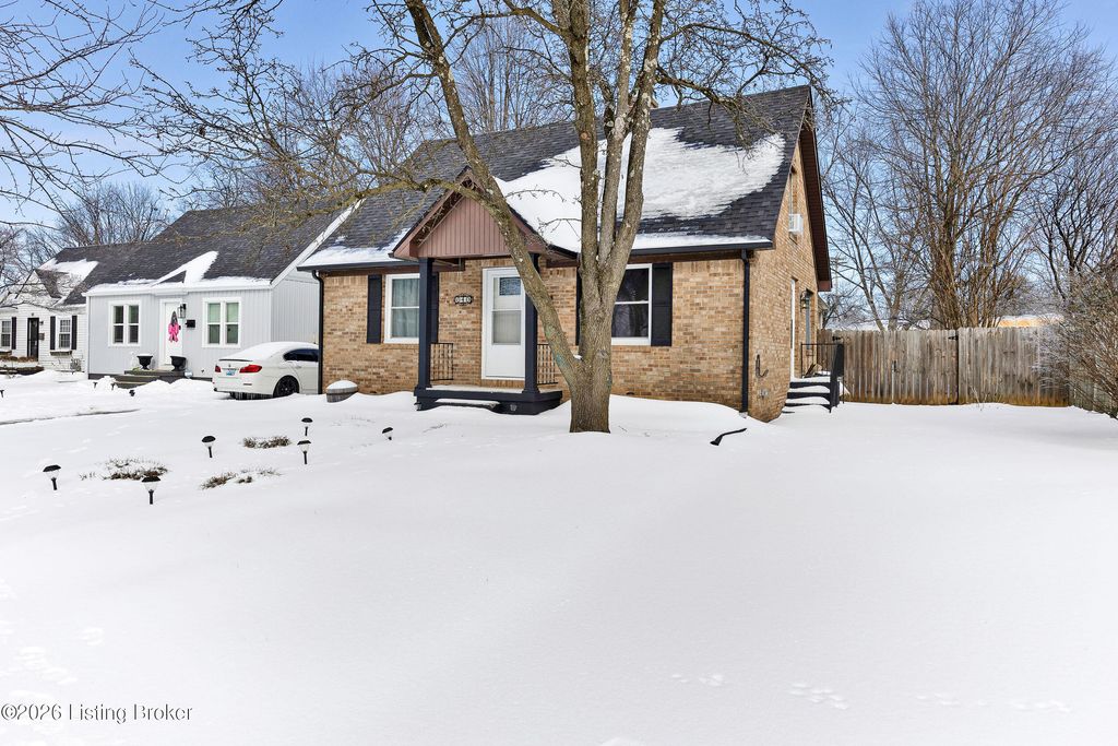 Photo of 40 Bluegrass Ct, Bardstown, KY 40004 (MLS # 1711593)