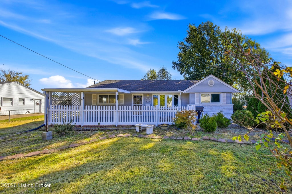 Photo of 9409 Dalton Dr, Louisville, KY 40272 (MLS # 1732504)