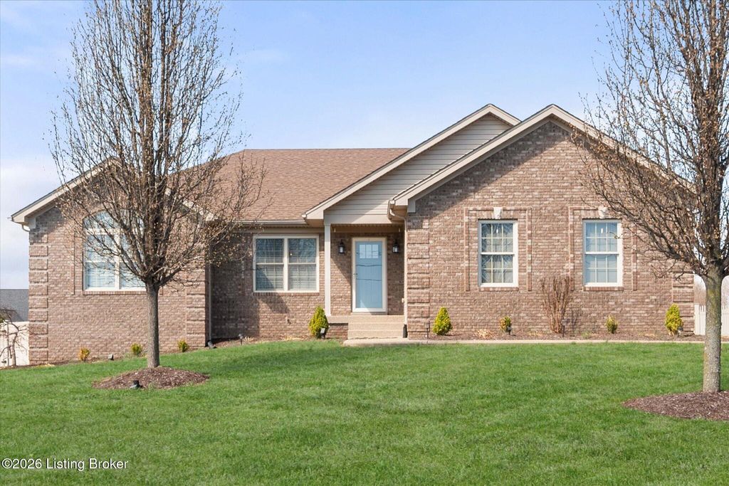 Photo of 1275 Stringer Ln, Mt Washington, KY 40047 (MLS # 1711036)