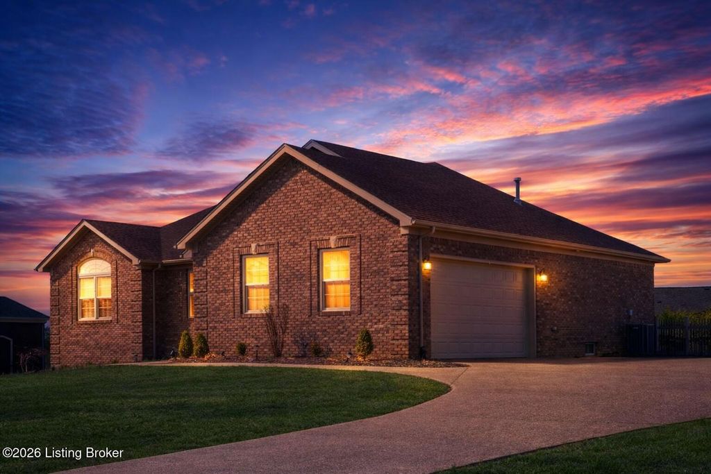 Photo of 1275 Stringer Ln, Mt Washington, KY 40047 (MLS # 1711036)