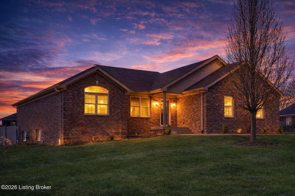 Photo of 1275 Stringer Ln, Mt Washington, KY 40047 (MLS # 1711036)