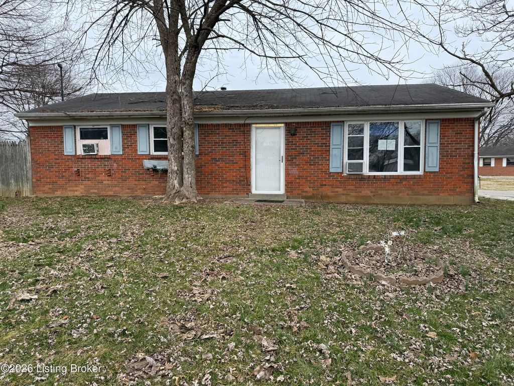 Photo of 314 Summers Dr, Louisville, KY 40229 (MLS # 1709529)