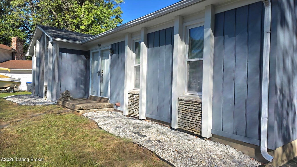 Photo of 7001 Elysean Ct, Louisville, KY 40291 (MLS # 1731055)