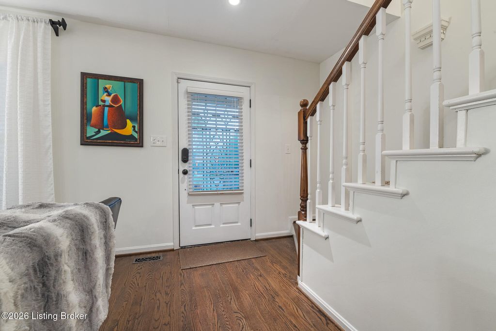 Photo of 105 Marshall Dr, Louisville, KY 40207 (MLS # 1706452)